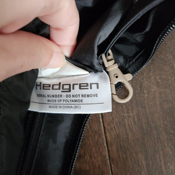 Hedgren Tan and Black Crescent Shoulder Bag - Picture 7 of 11